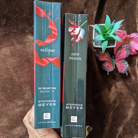 New Moon and Eclipse by Stephenie Meyer - Picture 2 of 11